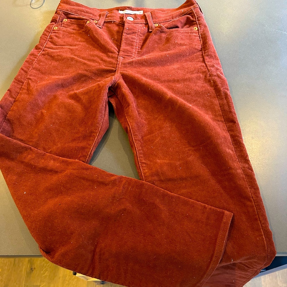Levi’s wedgie straight rust cords never worn